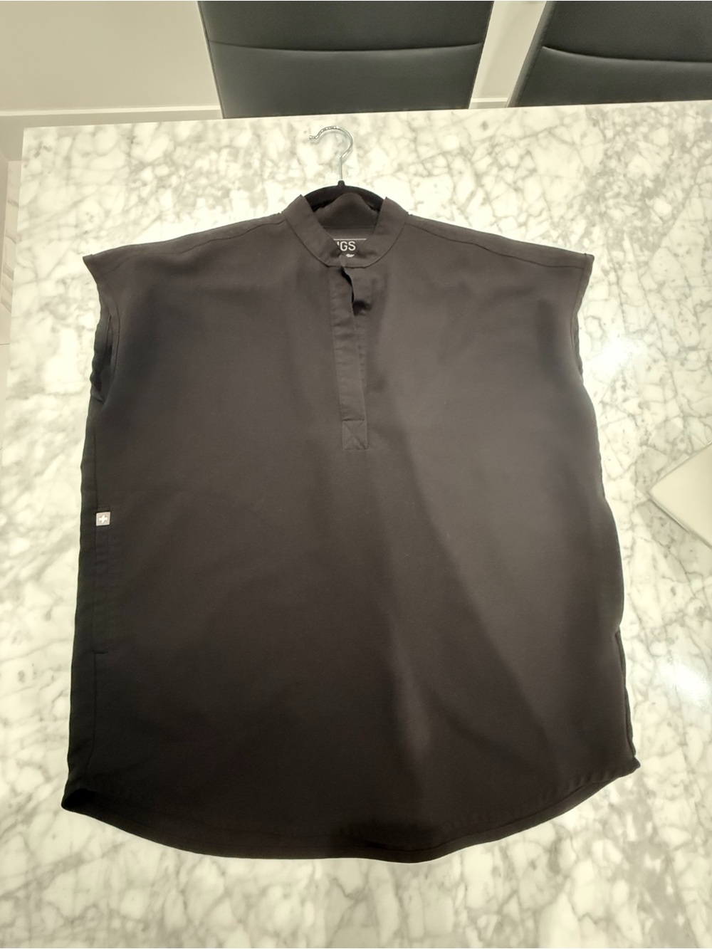Figs Womens Rafaela top, black, XXS. Fit is oversized